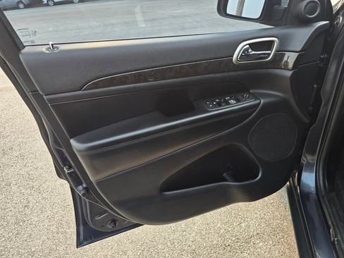 Used 2013 Jeep Grand Cherokee Laredo AWD/4WD image 9