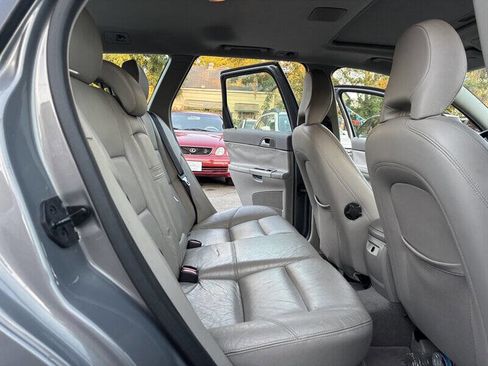 Used 2005 Volvo V50 T5 image 9