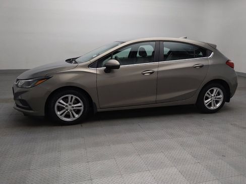 Used 2018 Chevrolet Cruze LT w/ Convenience Package FWD image 2