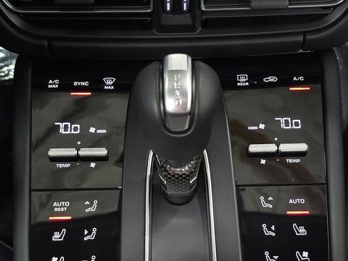 Certified 2025 Porsche Macan GTS AWD/4WD image 19