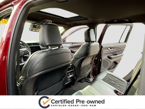 Certified 2024 Jeep Grand Cherokee Altitude image 6