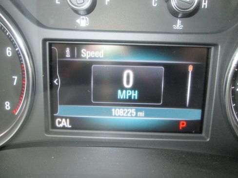 Used 2019 Buick Enclave Essence image 16