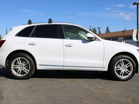 Used 2015 Audi Q5 2.0T Premium Plus w/ Technology Package AWD/4WD image 38