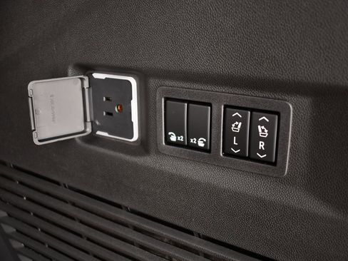 New 2026 GMC Yukon Elevation image 11