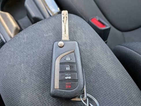 Used 2022 Toyota Corolla LE FWD image 27