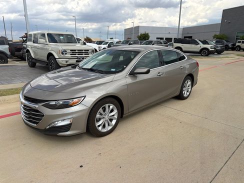 Used 2024 Chevrolet Malibu LT FWD image 3