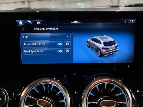 Certified 2025 Mercedes-Benz GLA 250 4MATIC image 32