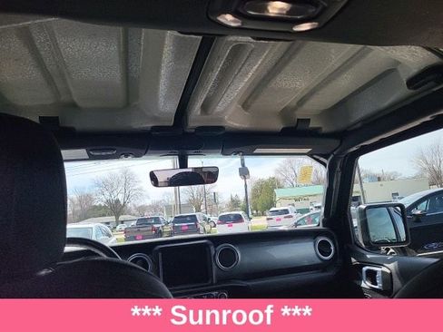 Used 2021 Jeep Wrangler Unlimited Sahara w/ Uconnect 4C Nav & Sound Group AWD/4WD image 2