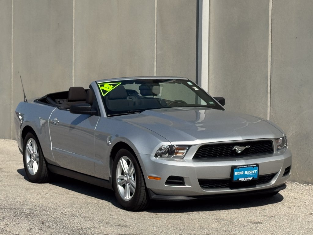 Used 2012 Ford Mustang Convertible RWD image 3