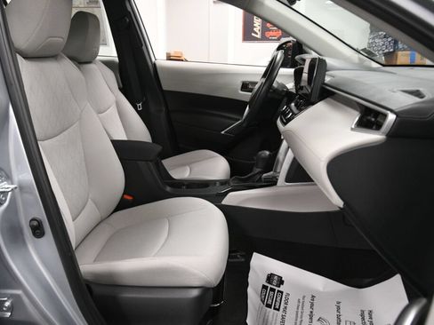 Used 2023 Toyota Corolla Cross L FWD image 24