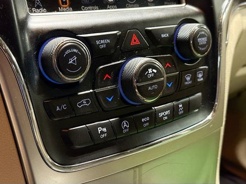 Used 2017 Jeep Grand Cherokee Limited image 15