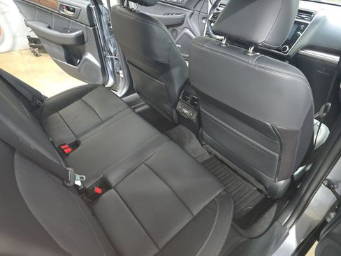 Used 2018 Subaru Outback 2.5i Limited AWD/4WD image 12