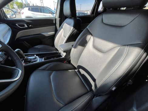 Used 2025 Jeep Compass Limited AWD/4WD image 37