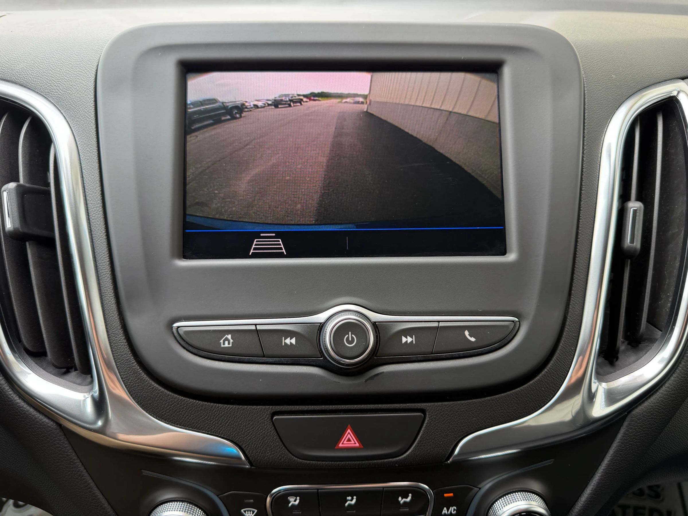 Used 2021 Chevrolet Equinox LT AWD/4WD image 26
