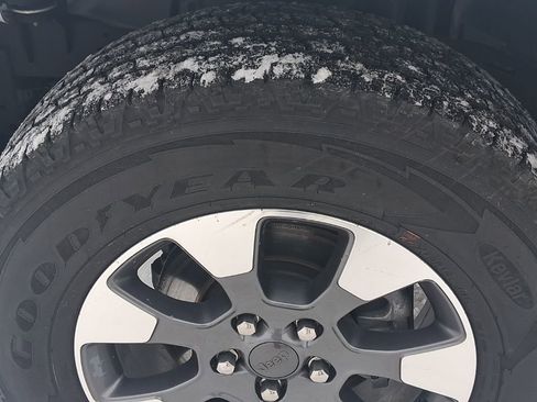 Used 2023 Jeep Wrangler Sahara w/ Cold Weather Group image 13