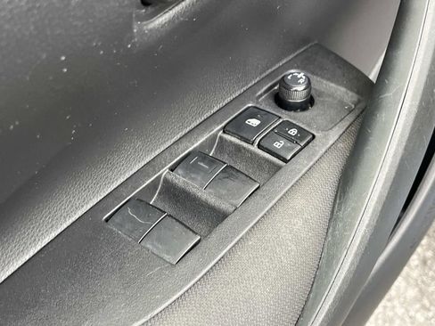 Used 2022 Toyota Corolla LE image 24