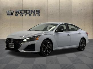 Used 2024 Nissan Altima 2.5 SR w/ SR Premium Package FWD video 1