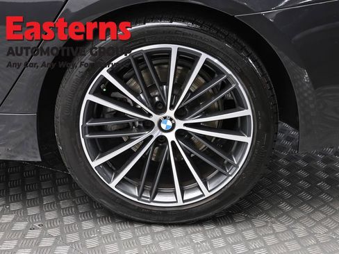 Used 2023 BMW 530i w/ Convenience Package RWD image 8