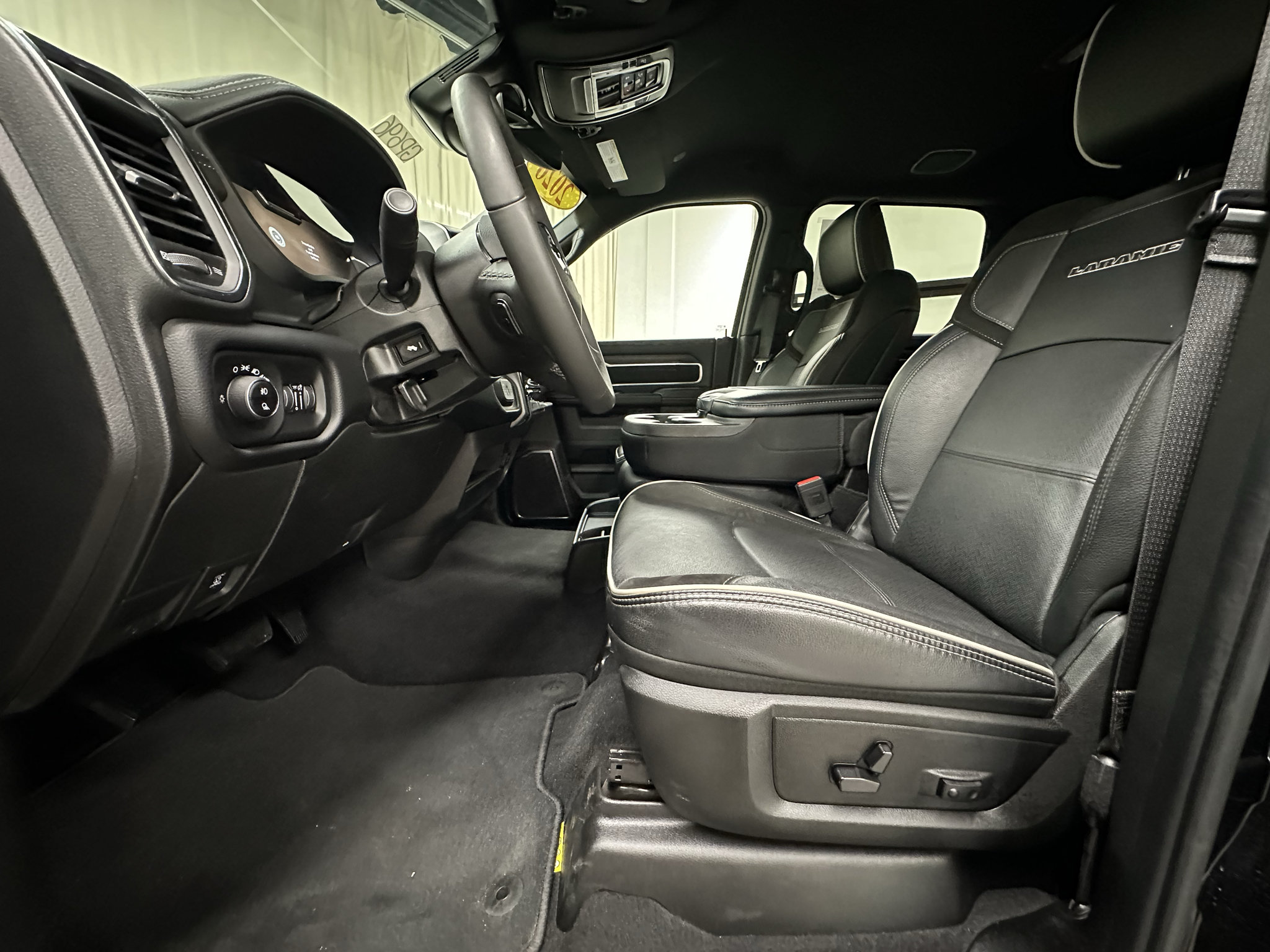 Used 2026 RAM 2500 Laramie AWD/4WD image 27