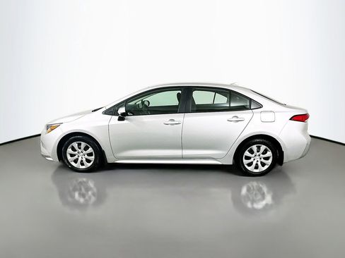 Used 2025 Toyota Corolla LE image 8