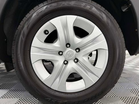 Used 2014 Toyota RAV4 LE image 24