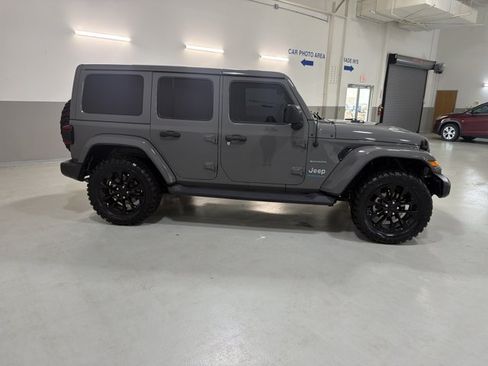 Used 2023 Jeep Wrangler Unlimited Sahara AWD/4WD image 10