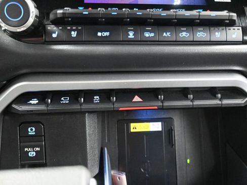 Used 2023 Toyota Tundra Platinum image 22