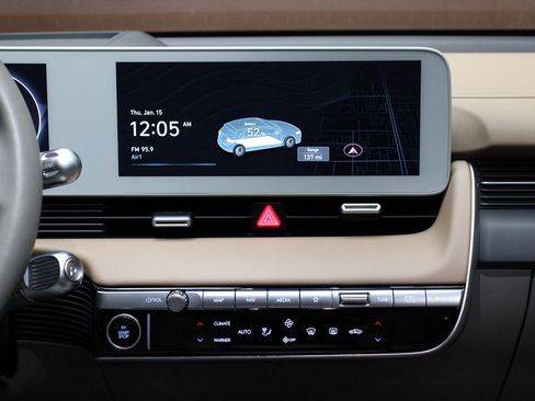 Used 2024 Hyundai Ioniq 5 Limited image 31