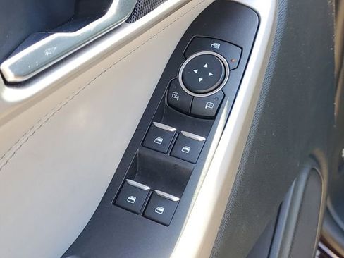 Used 2023 Ford Explorer XLT w/ Equipment Group 202A AWD/4WD image 12
