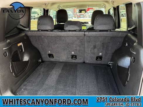 Used 2023 Jeep Renegade Latitude image 9