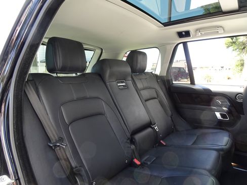 Used 2020 Land Rover Range Rover HSE image 20