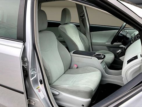 Used 2012 Toyota Prius V Three image 26