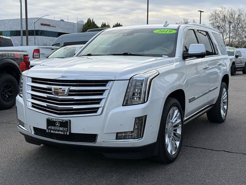 Used 2019 Cadillac Escalade Platinum image 10