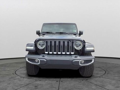 Used 2020 Jeep Wrangler Unlimited Sahara image 2