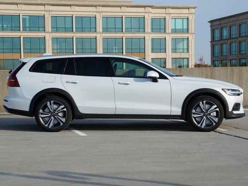 New 2026 Volvo V60 B5 Cross Country Plus w/ Climate Package image 3
