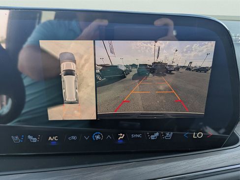 New 2025 Chevrolet Suburban Premier image 23