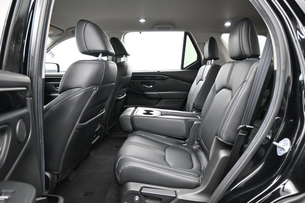 Used 2025 Honda Pilot EX-L image 34
