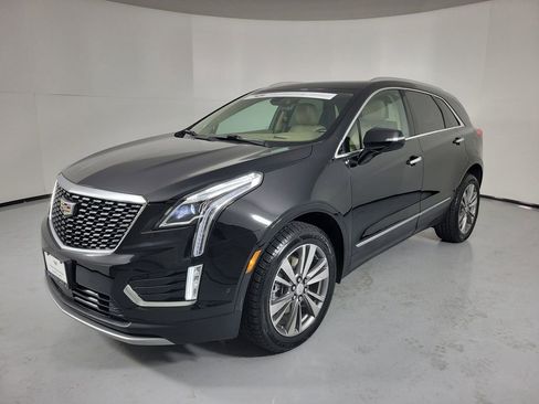 Certified 2023 Cadillac XT5 Premium Luxury w/ Platinum Package AWD/4WD image 2