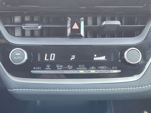 Used 2024 Toyota Corolla SE image 19