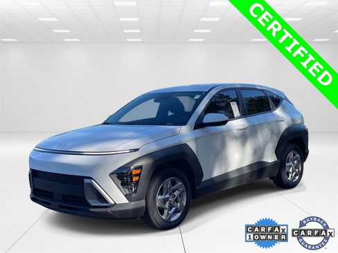 Certified 2025 Hyundai Kona SE image 3