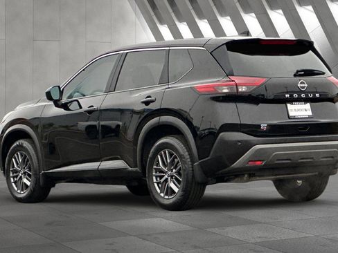 Used 2023 Nissan Rogue S image 6