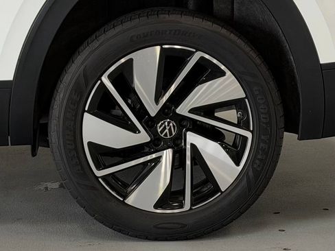 Used 2024 Volkswagen Atlas SE FWD image 8