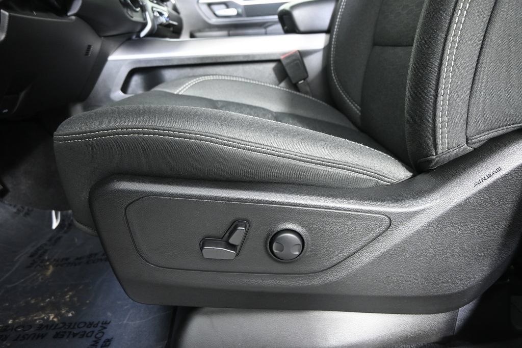 Used 2025 RAM 1500 Big Horn AWD/4WD image 21
