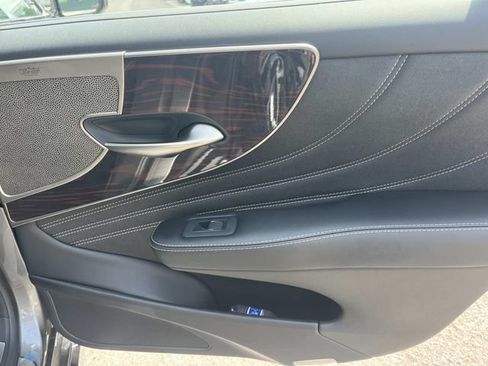 Used 2021 Lexus LS 500 w/ Interior Upgrade Package RWD image 23