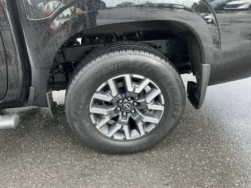 Used 2025 Nissan Frontier SL AWD/4WD image 9
