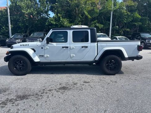 Used 2022 Jeep Gladiator Sport AWD/4WD image 4