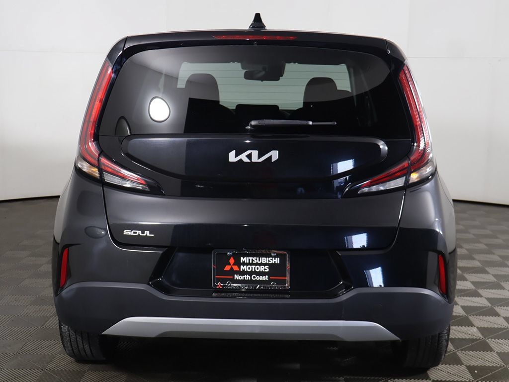 Used 2023 Kia Soul LX w/ LX Technology Package FWD image 10