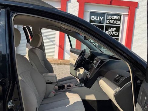 Used 2013 Subaru Outback 2.5i Premium AWD/4WD image 18