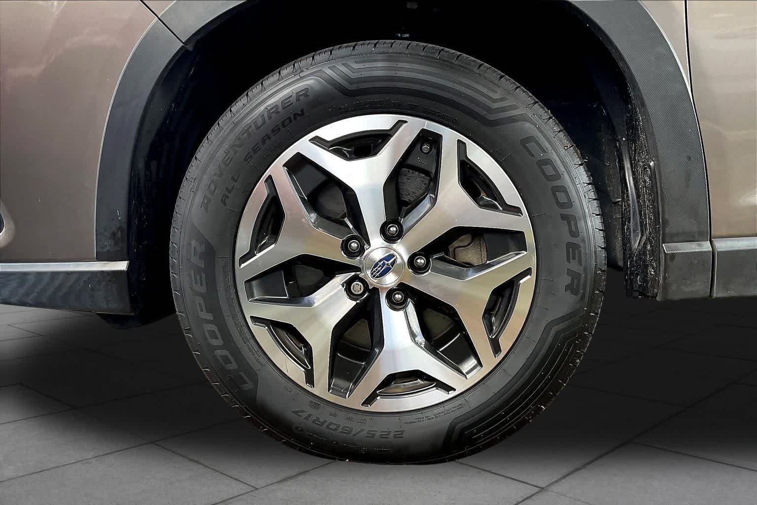 Used 2023 Subaru Forester Premium AWD/4WD image 16
