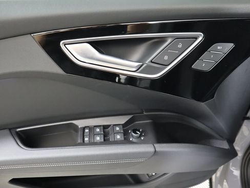 Used 2026 Audi Q4 e-tron Premium Plus w/ Premium Plus image 25